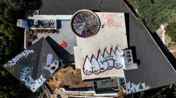 The roof of the “Graffiti Mansion.”